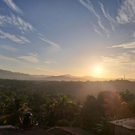 Dreamscape Home Stay Kandy Exterior photo